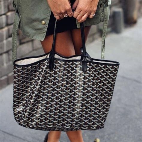 goyard st louis mm|goyard saint louis tote price.